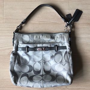 Coach Chelsea Signature Hobo